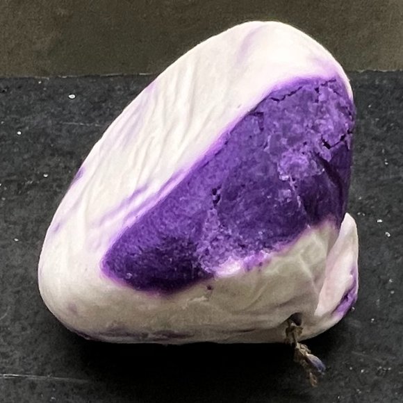 LUSH Retro Limited Edition Kitchen Exclusive A French Kiss Bubble Bar, 3.5 ozs. - Picture 3 of 4